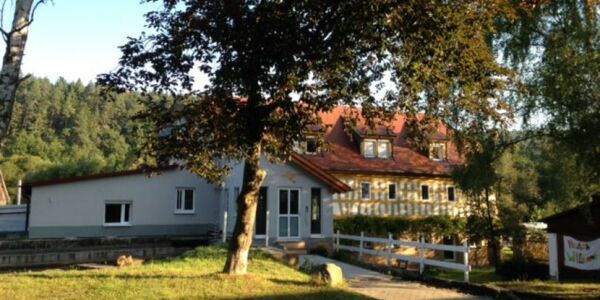 Gemünder Mühle am Bach